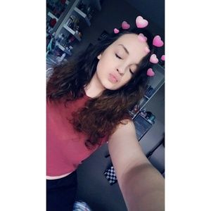 Meet your Posher, Olivia